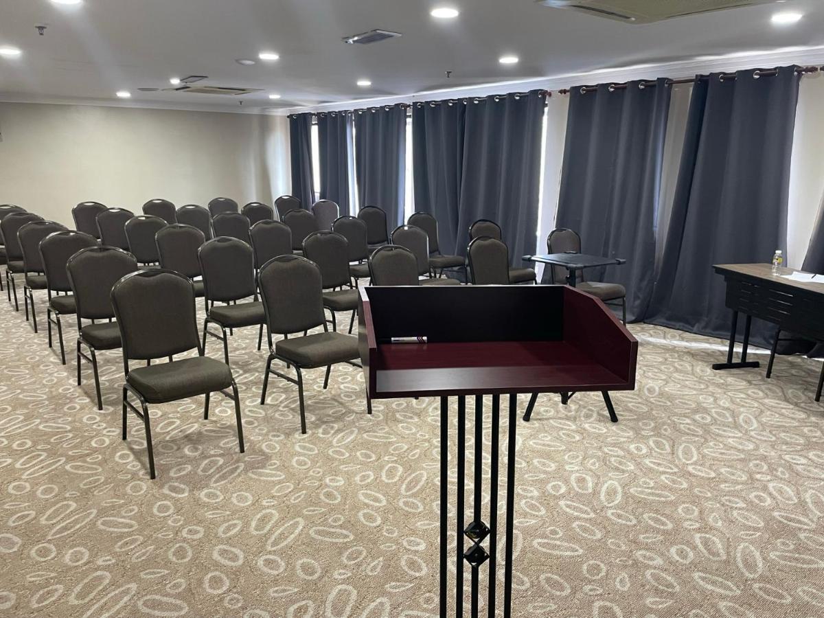Putra Brasmana Hotel Куала-Перлис Экстерьер фото