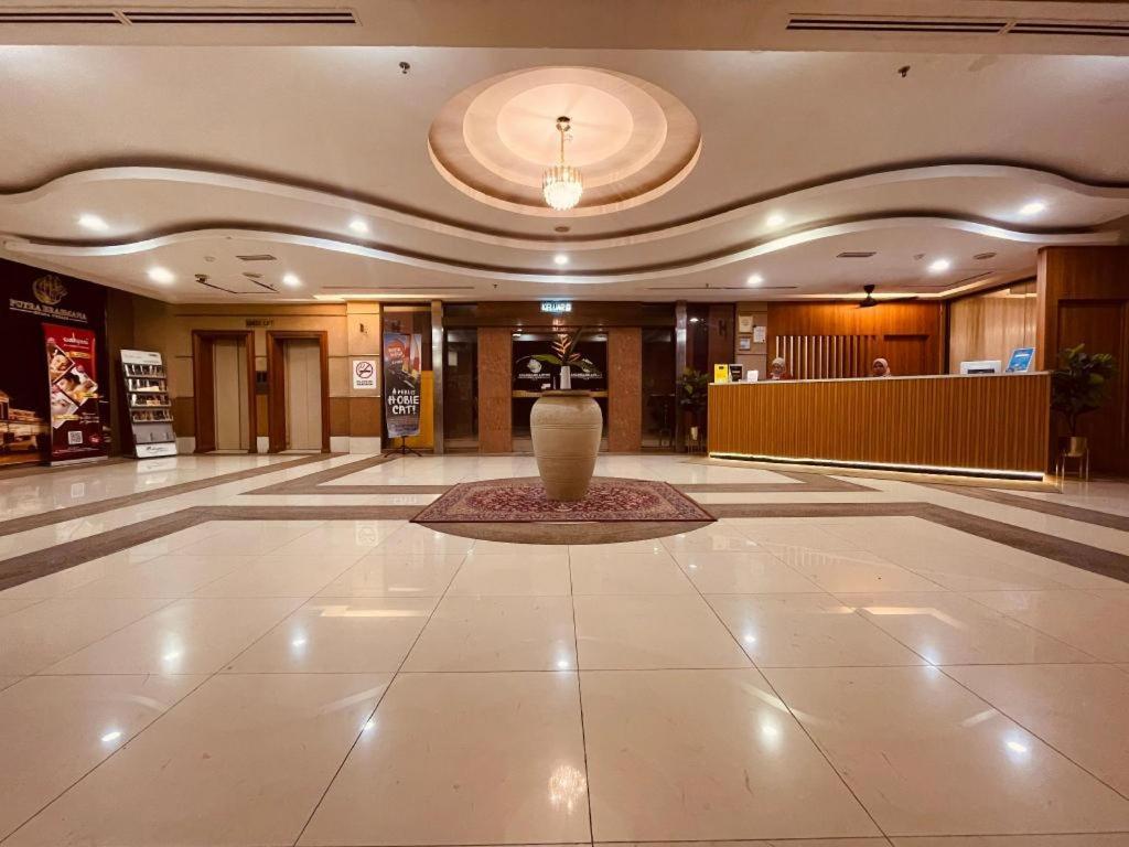 Putra Brasmana Hotel Куала-Перлис Экстерьер фото