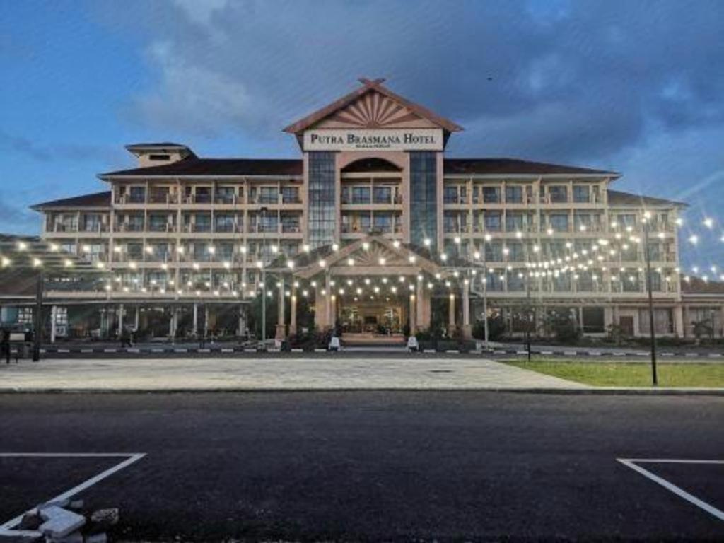 Putra Brasmana Hotel Куала-Перлис Экстерьер фото