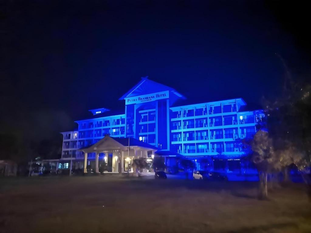 Putra Brasmana Hotel Куала-Перлис Экстерьер фото