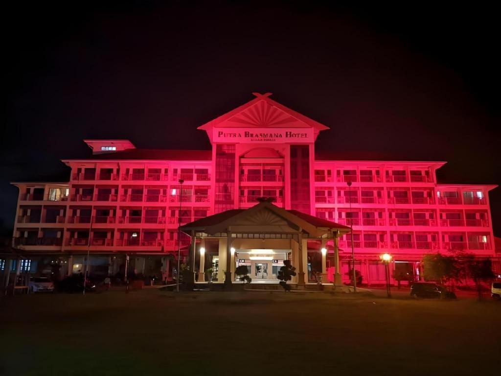 Putra Brasmana Hotel Куала-Перлис Экстерьер фото